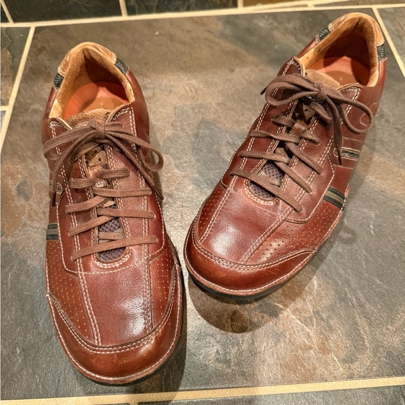 Men’s Clarks Tan Leather Unstructured Sneakers - Picture 1 of 6